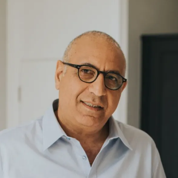 רוני אגא